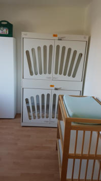 Kinderopvang Knuffelbeer - Slaapkamer met commode